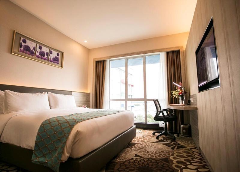 V8 Hotel Johor Bahru Exterior foto