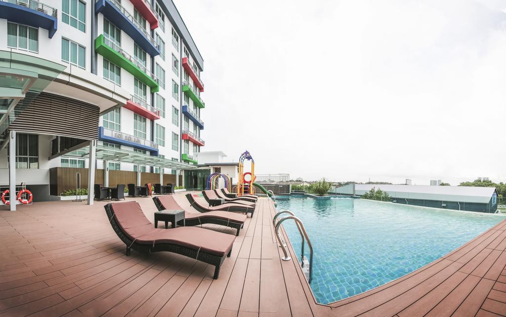 V8 Hotel Johor Bahru Exterior foto